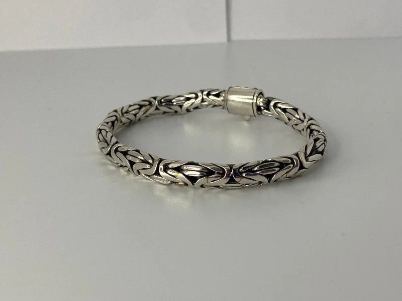 ladies bracelet shell fall-Braided Silver Bracelet