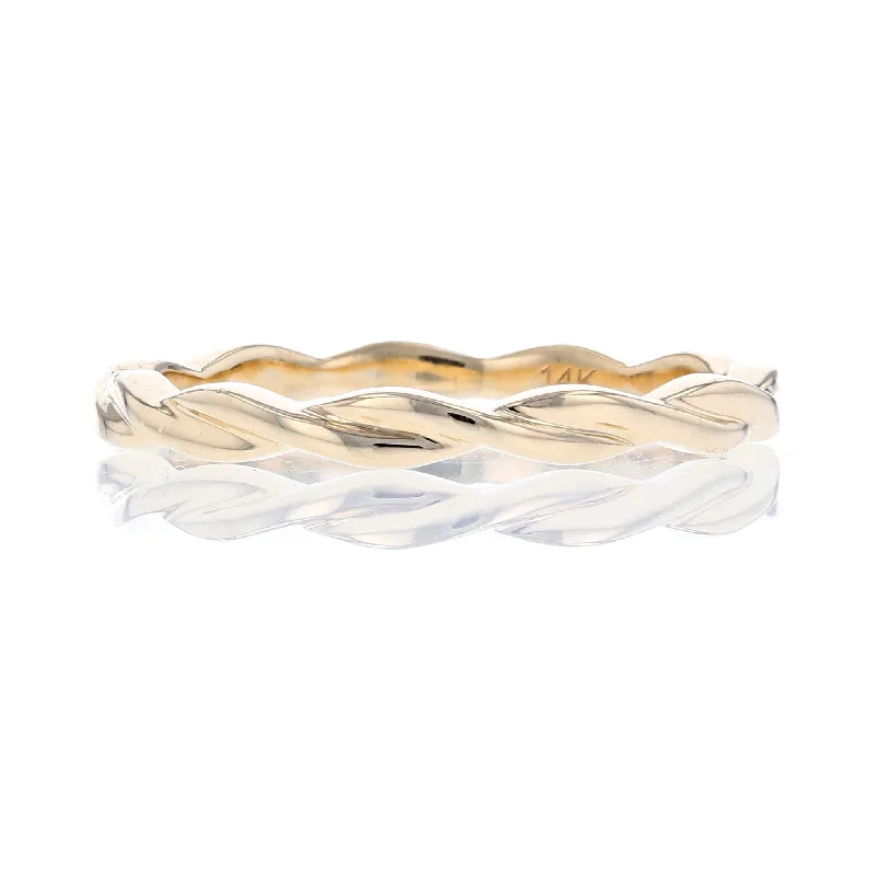 Ladies rings oversized bold rings-Yellow Gold Twisted Band